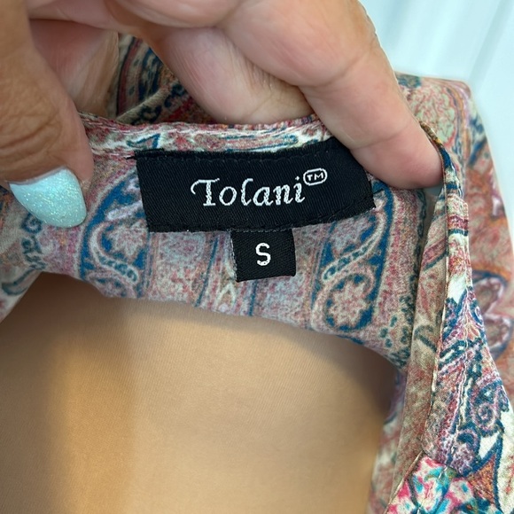 Tolani Silk Printed Surplice Blouse - Picture 7 of 8